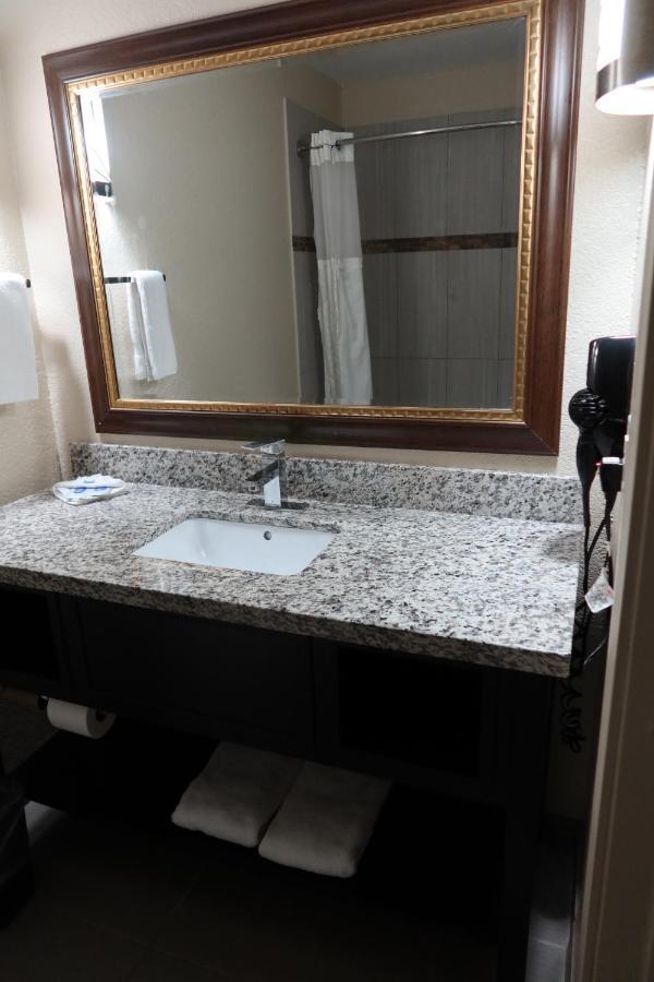 West Worth Inn & Suites White Settlement Zewnętrze zdjęcie