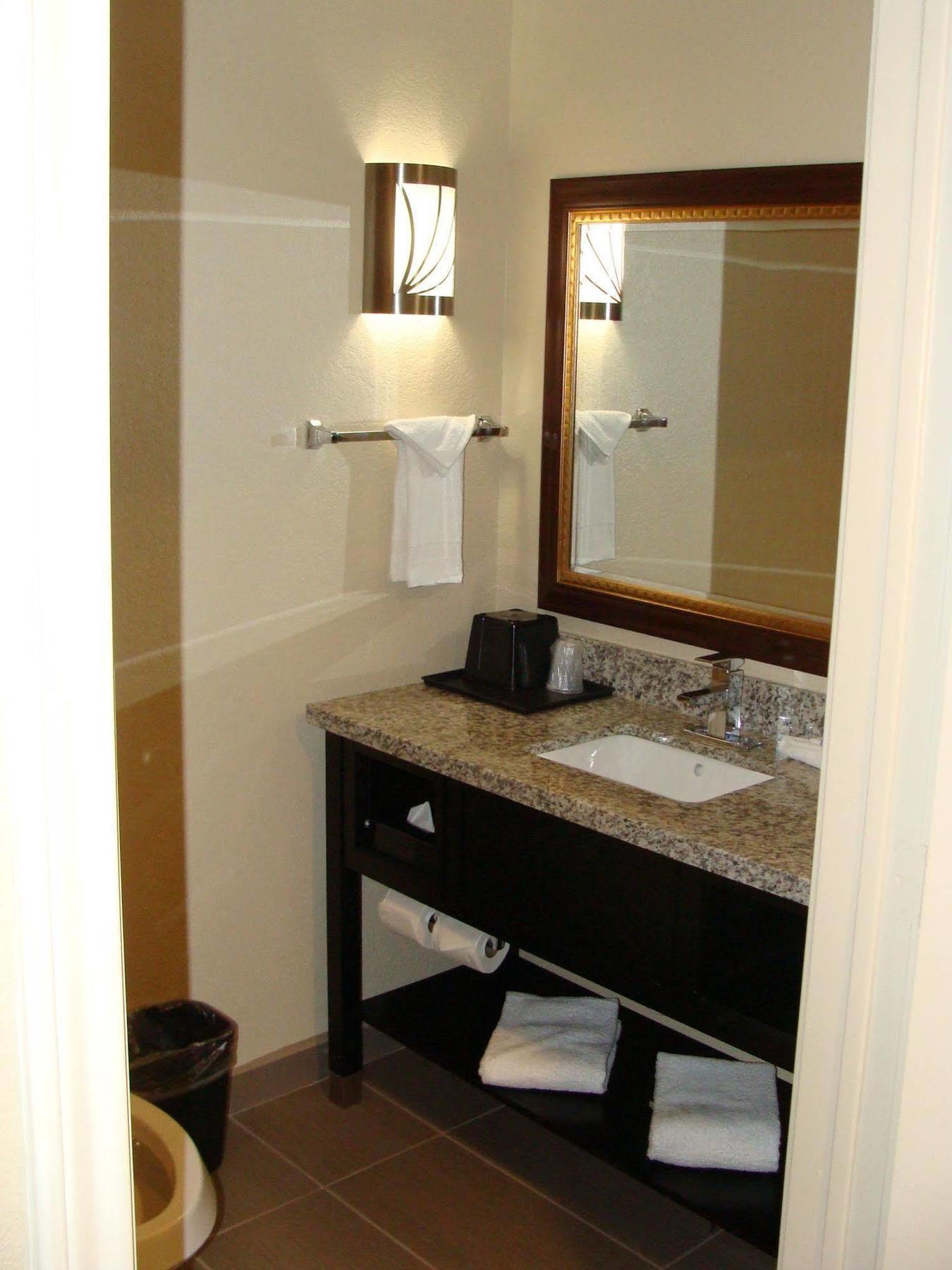 West Worth Inn & Suites White Settlement Zewnętrze zdjęcie