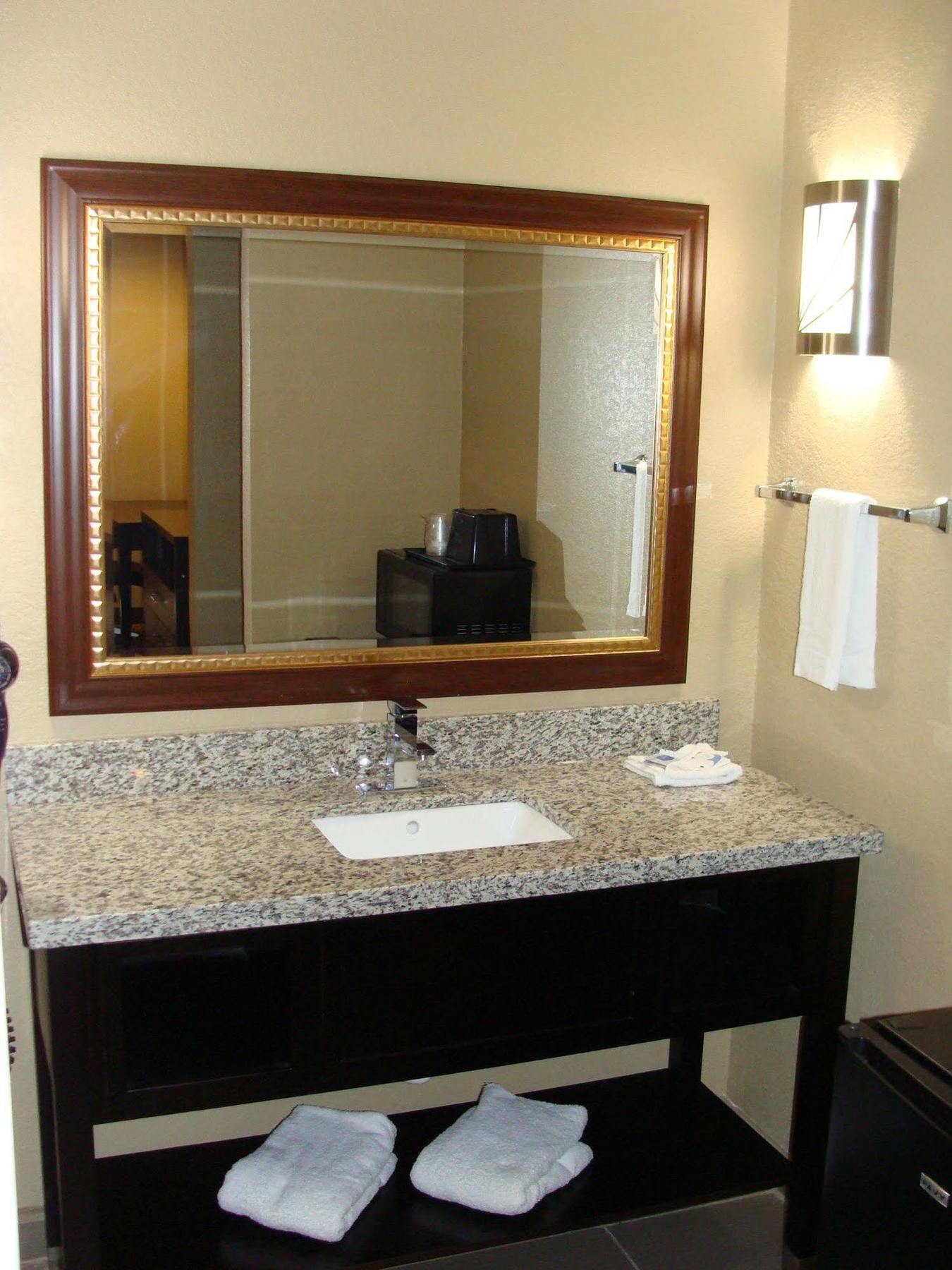 West Worth Inn & Suites White Settlement Zewnętrze zdjęcie